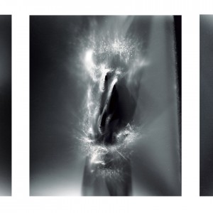 “KNGTLY VII no.13/no.14/no.15 (Knight Memorial)″, triptych, 2015, each ca. 120x90cm, photogram on colorfilm/C-Print analog, 2+1 AP